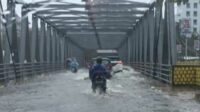 Jalan Suhat tergenang banjir saat musim hujan. (ist) - Atasi Banjir Jalan Suhat, Prof Bisri: Solusinya Saluran Drainase dan Sumur Injeksi