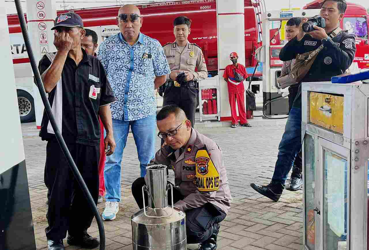 Antisipasi Kecurangan di SPBU, Polresta Pasuruan Kota Patroli di Sejumlah SPBU