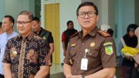 Kajari Batu, Didik Adyotomo SH MH mendampingi Pj. wali Kota Batu meninjau gedung Kejari Batu yang baru. (ist) - Pembangunan Gedung Kejari Kota Batu Kelar, Kajari Didik: Pelayanan akan Lebih Maksimal