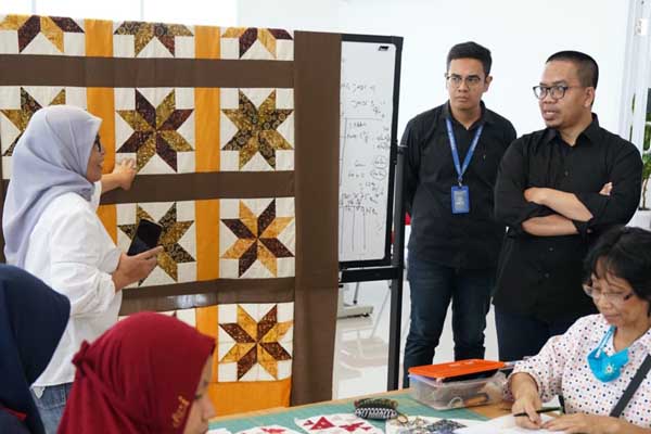 Ketua Fraksi PKS DPRD Kota Malang, H Bayu Rekso Aji, berdiskusi dengan komunitas kreatif. (ist) - DPRD Kota Malang Inisiasi Perda Ekonomi Kreatif, Dukung Pelaku Ekraf dan MCC