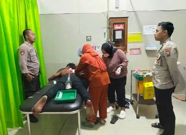Dua Pemuda Dibacok Orang Tak Dikenal saat Nonton Kuda Lumping di Jember