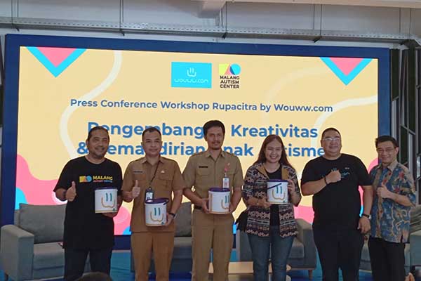 Pemerintah daerah Malang Raya dukung dan apresiasi pelatihan keterampilan untuk anak berkebutuhan khusus oleh MAC. (mg1) - Pejabat Malang Raya Apresiasi Workshop Malang Autism Center