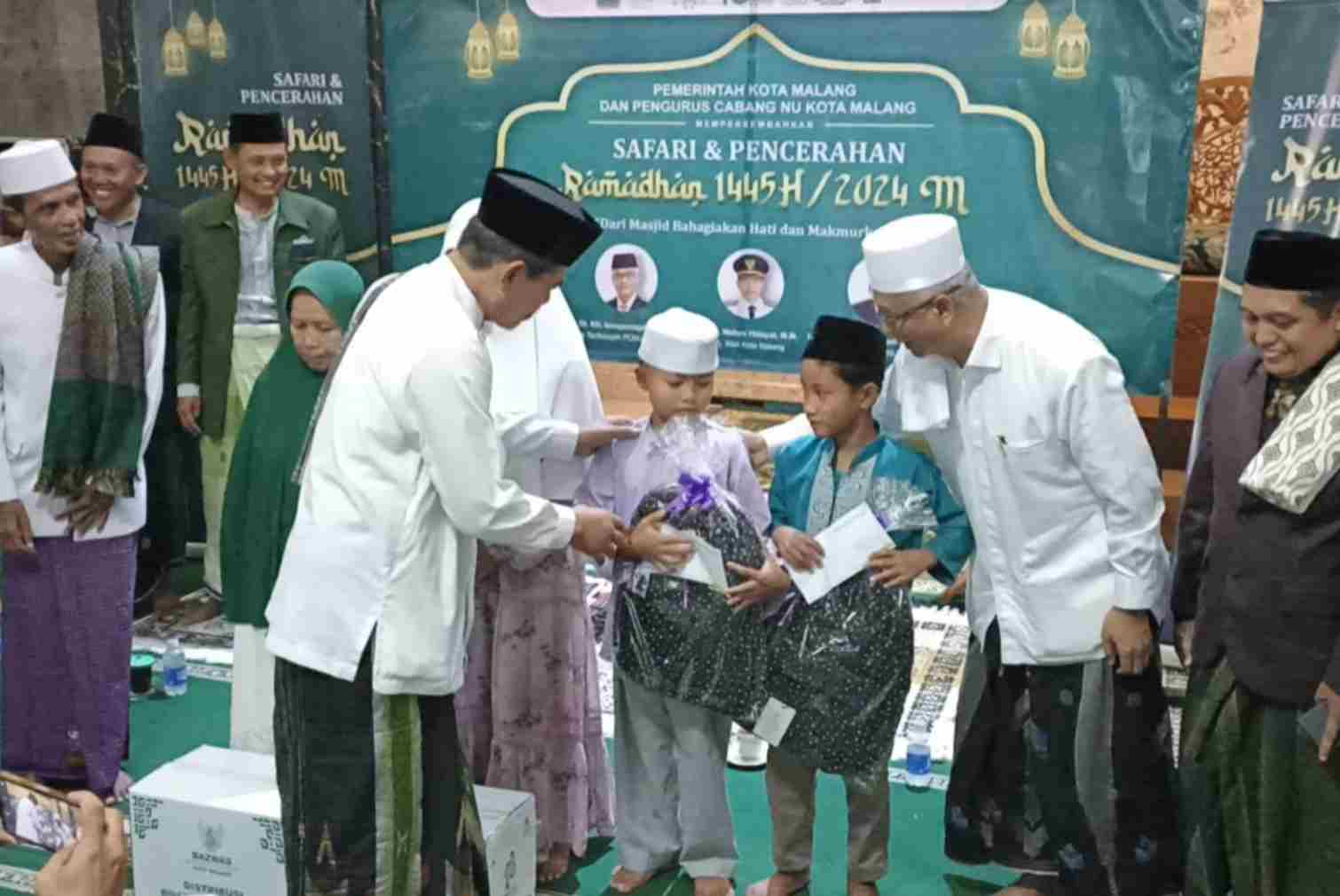 Safari Ramadan Ke-4, Pj. Wali Kota Malang Kunjungi Masjid Al-Mubarokah Disambut Dengan Kehangatan