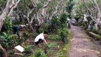 Jelang Ramadan, Para Peziarah Berbondong-bondong Datangi Makam