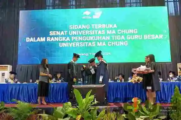 Guru Besar Universitas Ma Chung Ciptakan Inovasi Mouse untuk Disabilitas Bekerja