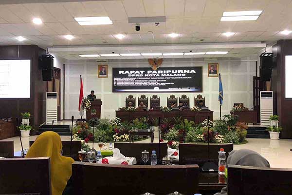 Rapat Paripurna di DPRD Kota Malang. (wul) - Pemkot Malang Bakal Renovasi Perpustakaan Lama Jadi Modern