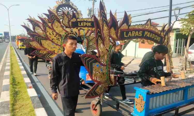 Lestarikan Tradisi, Disbudpar Bojonegoro Gelar Lomba Oklik 