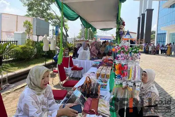 Operasi Pasar Murah Ikatan Istri Kejari Batu, Bagikan 300 Paket Sembako