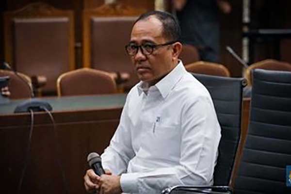 Terdakwa kasus gratifikasi Rafael Alun. (ist) - Rafael Alun Tetap Divonis Penjara 14 Tahun, Denda 10 Miliar dan Rumah Istri Disita