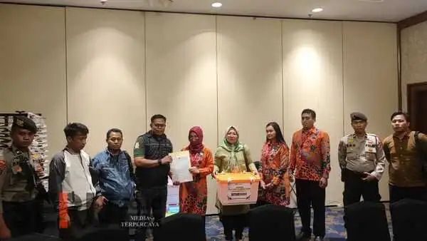 Polres Situbondo Kawal Hasil Rekap Pemilu Sampai ke KPU Provinsi Jatim