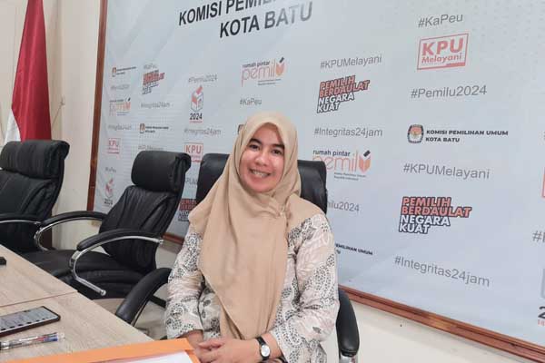 Anggota KPU Kota Batu, Marlina. (Seru.co.id/dik) - Hari ke-2 Pendaftaran PPK Pilkada Batu Masih Didominasi Perempuan
