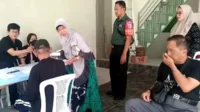 Babinsa Koramil Blimbing Dampingi Pengobatan Massal Warga Polowijen