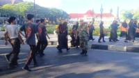 Babinsa Koramil Klojen Bantu Pengamanan Jalan Sehat SMAN 4 Malang