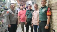 Babinsa Koramil Klojen monitoring wilayah binaan jelang lebaran. (ist) - Babinsa Koramil Klojen Monitoring Wilayah Binaan Jelang Lebaran