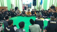 Babinsa Koramil Lowokwaru Bersama Anggota Linmas Halalbihalal di Tunggulwulung