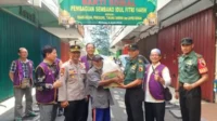 Danramil Klojen Dampingi Pembagian Sembako Idulfitri 2024