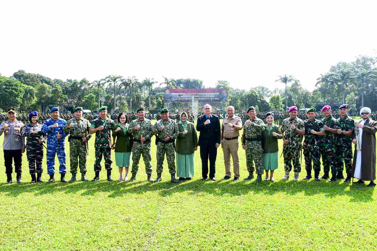 Danrem 083/Bdj Hadiri Serah Terima Jabatan Pangdivif 2 Kostrad