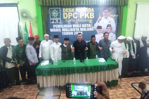HM Anton didukung para ulama, habib dan berbagai kalangan masyarakat. (rhd) - Tak Kapok Jadi Wali Kota Malang, Abah Anton Daftar Bacawalkot ke PKB