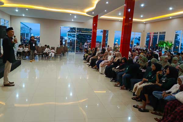 Jelang berbuka puasa di HC Putra Resto. (Seru.co.id/dik) - Kebahagiaan Anak Yatim Dhuafa, Nikmati Museum Angkut Gratis di Program Ngabuburit#6