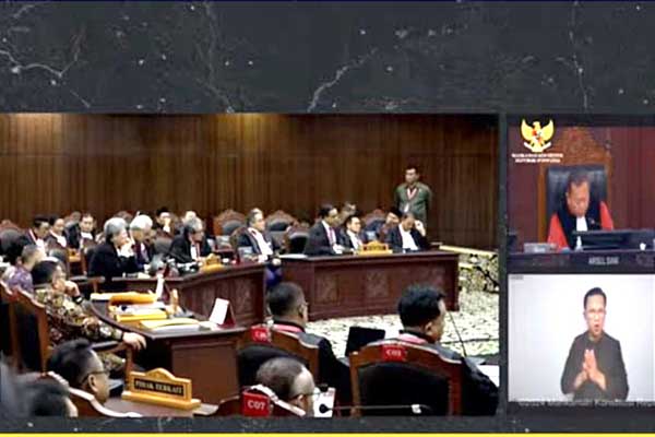 Ketua MK bacakan hasil Sidang Perselisihan Hasil Pemilihan Umum (PHPU) di Gedung MK. (ist) - MK Tolak Gugatan Anies-Muhaimin dan Ganjar-Mahfud