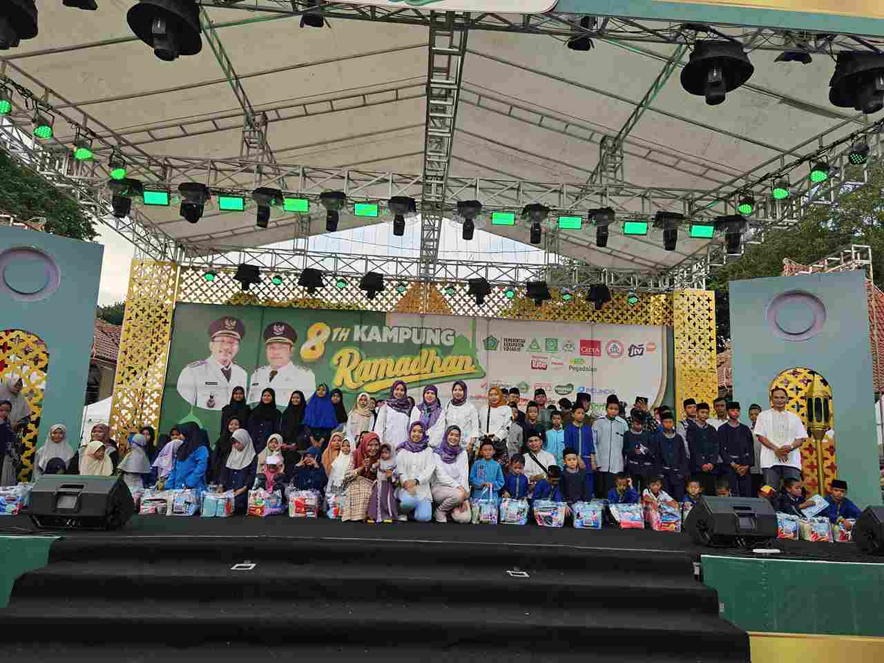 PT Pegadaian Area Surabaya 2 Berikan Santunan pada 100 Anak Yatim di Festival Ramadan