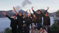 Para pengunjung yang datang ke wisata Gunung Bromo. (ist) - Libur Lebaran 2024, Pengunjung Wisata Gunung Bromo Melonjak 100 Persen Dibanding Tahun Lalu