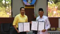 Penandatangan MoU ITN Malang dan Pemkab Lumajang di ruang rapat Rektorat Kampus 1 ITN Malang. (ist) - Kolaborasi ITN Malang-Pemkab Lumajang, Berdayakan Masyarakat Atasi Permasalahan