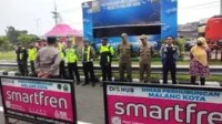 Personel Kodim 0833 Amankan Pemudik di Exit Tol Madyopuro