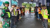 Personel Koramil Klojen dan Polri Amankan Lebaran di Pos PAM Ketupat Semeru 2024