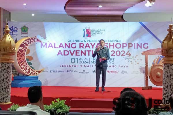 Pj Wali Kota Malang memberikan sambutan di Transmart. (Seru.co.id/afi) - Pj Wali Kota Malang Berselaras Bersama APPBI Malang Gelar Malang Raya Shopping Adventure 2024