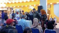 Pj Wali Kota Malang saat meninjau pelaksanaan Adminduk di MOG. (afi) - Adminduk di MOG, Pj Wali Kota Malang: Jemput Bola Layani Masyarakat di Hari Libur