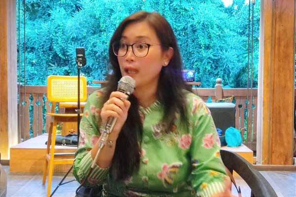 Plt. Kepala Kantor OJK Malang, Ismirani Saputri. (rhd) - Awas Kejahatan Digital, OJK Malang: Kenali Modus dan Cara Menghindarinya