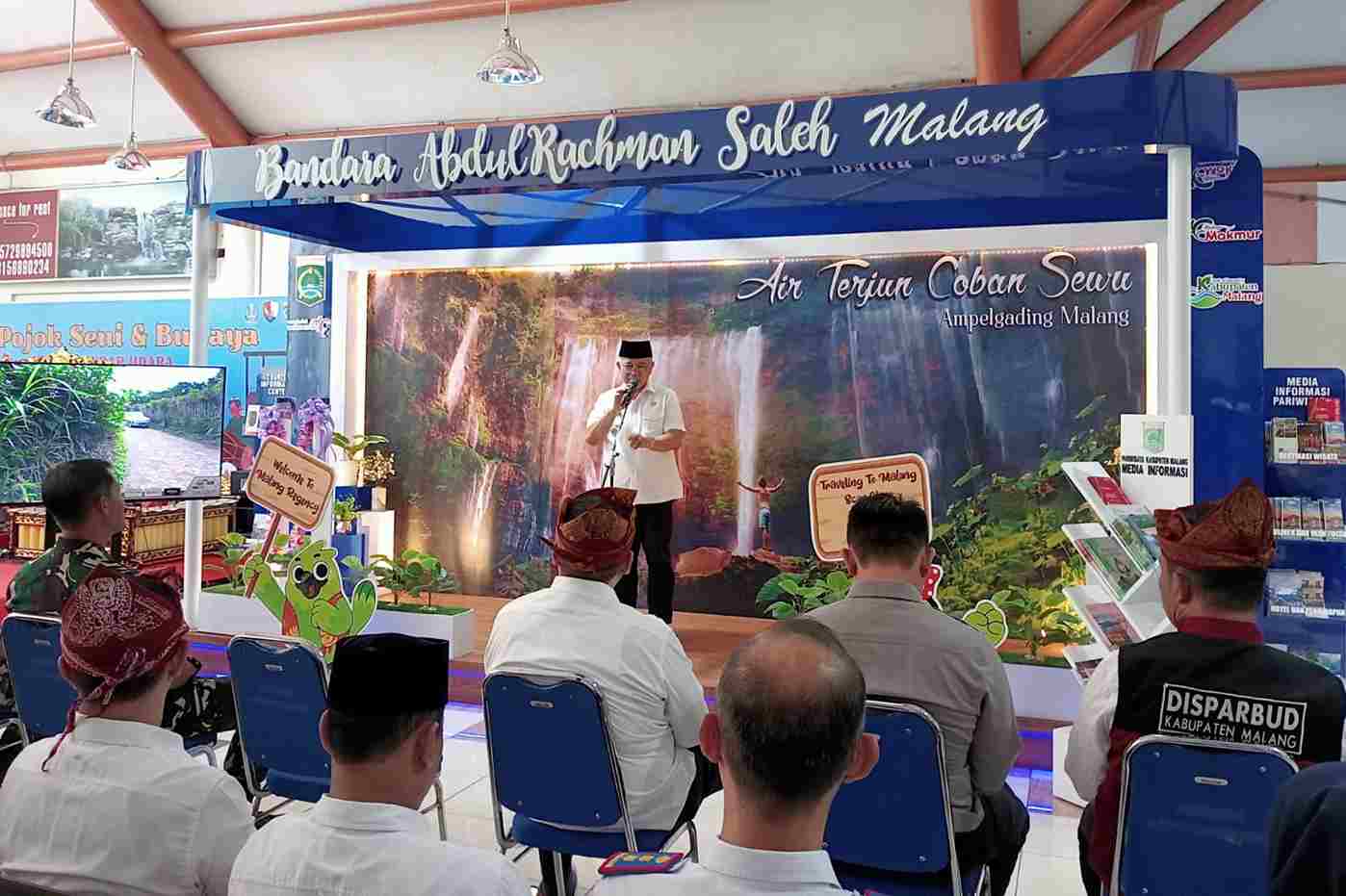 Dukung Pariwisata, Bupati Malang Resmikan Pojok Promosi di Bandara Abdul Rachman Saleh