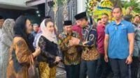 Presiden Jokowi menghadiri pemakaman Mooryati Soedibyo. (ist) - Mooryati Soedibyo Tutup Usia 96 Tahun, Presiden Jokowi Hadiri Pemakaman