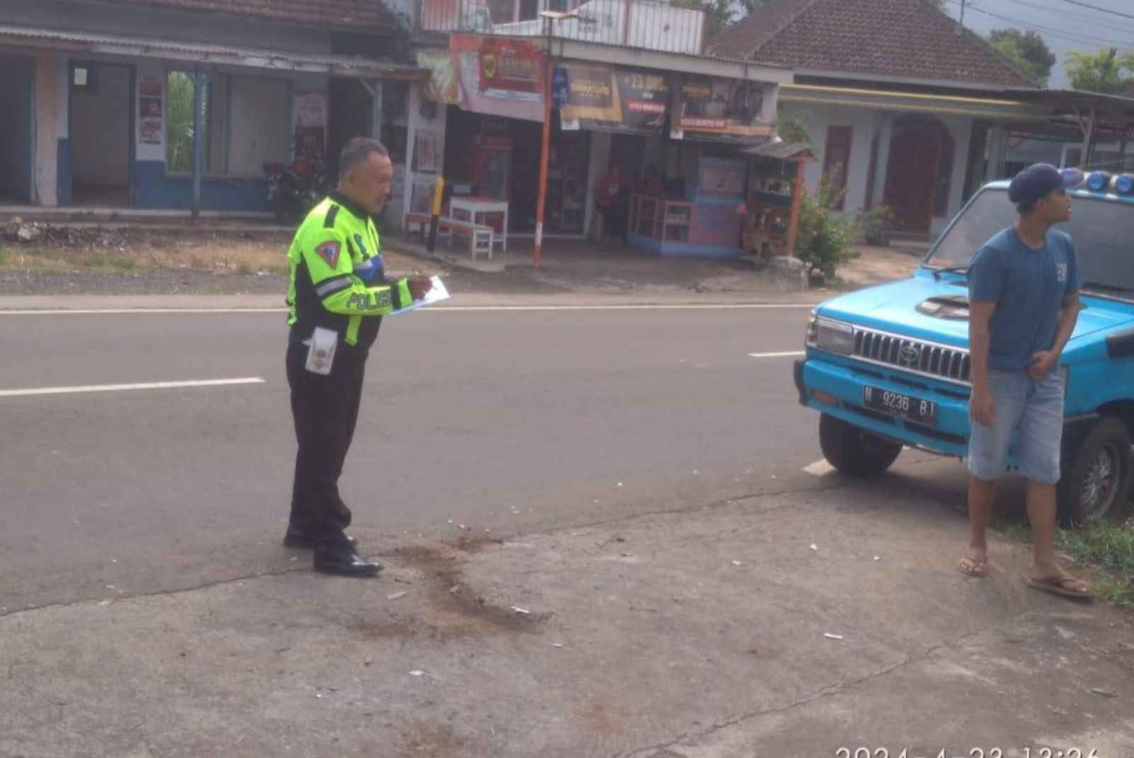Melaju Terlalu Ke kanan, Dua Pengendara Motor Tabrakan Adu Banteng di Pagelaran