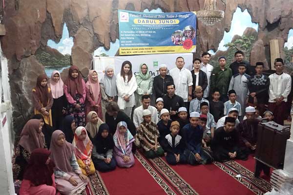 ibis Styles Malang sahur bersama yatim piatu PA Darul Jundi. (ist) - ibis Styles Malang Sahur Bersama Yatim Piatu PA Darul Jundi