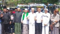 Abah Anton daftar ke empat partai Fraksi Damai. (rhd) - Dikawal Puluhan Pendukung, Abah Anton Daftar ke Empat Partai Fraksi Damai