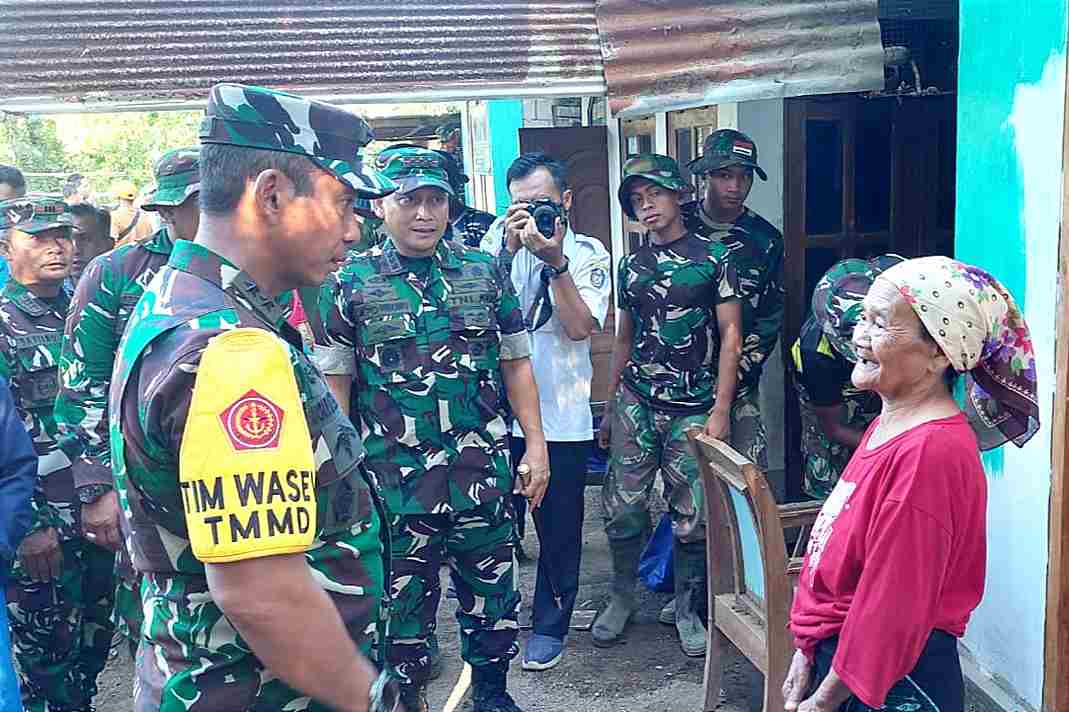 Aster Panglima TNI Kunjungan Kerja TMMD Ke-120 di Wilayah Kodim 0823/Situbondo