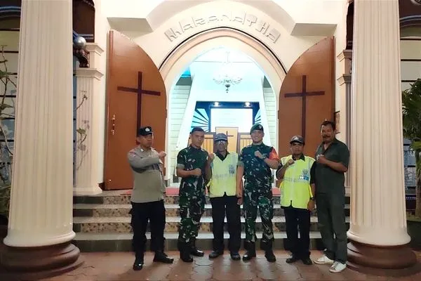 Babinsa Koramil Klojen Pengamanan Ibadah Kenaikan Yesus Kristus