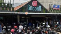 Viral, Diduga Telur Lalat di Dalam Kemasan Mie Gacoan Jember