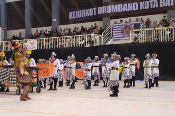 Kegiatan hari ke-2 Kejurkot Drumband dan Batu Open 2024 di GOR Gajah Mada Batu. (ist) - Bidik Atlet Untuk Porprov, PDBI Batu Gelar Kejurkot dan Batu Open