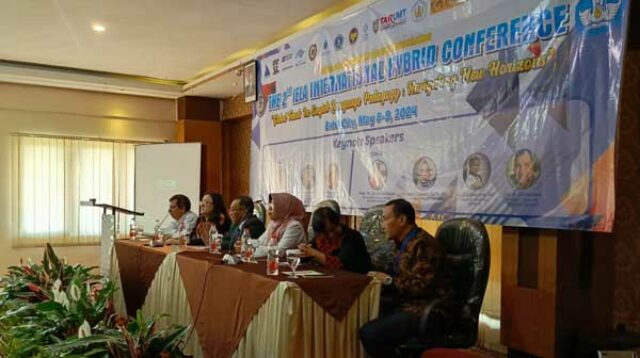 Kegiatan pembukaan "The 2ND International Hybrid Conference," yang diselenggarakan IELA. (Seru.co.id/dik) - IELA Kembali Gelar 'The 2ND International Hybrid Conference'