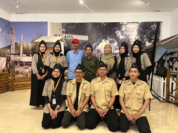 Kolaborasi Mahasiswa Komunikasi UMM dengan Museum Reenactor Ngalam Jawab Tantangan Globalisasi