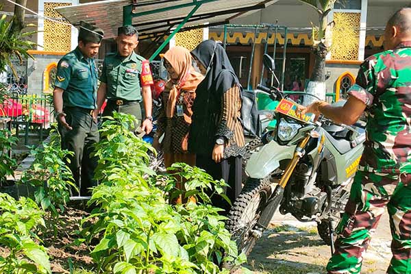 Koramil Klojen terima kunjungan dan penyuluhan PPL Dispangtan Kecamatan Klojen. (ist) - Koramil Klojen Terima Kunjungan dan Penyuluhan PPL Dispangtan Kecamatan Klojen