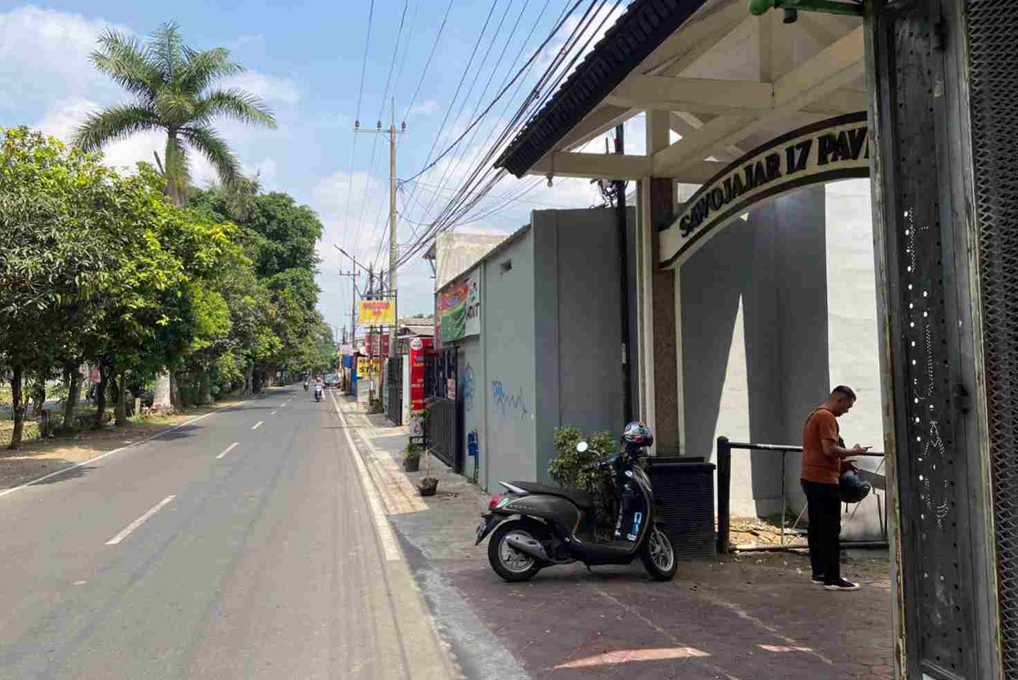 Melawan Arus Lalulintas, Seorang Pemuda Dihujani Pukulan Warga di Sawojajar