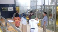 Mitrasdudi bikin video promosi teaching factory di Polinema. (ist) - Mitrasdudi Kunjungi Polinema, Bikin Video Promosi Teaching Factory ke China