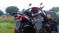 Motor pelaku yang ditinggalkan usai gagal curi hewan ternak. (ist) - Komplotan Maling di Jember Gagal Curi Hewan Ternak, Kabur Tinggalkan Motor