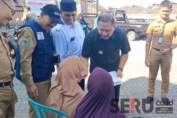 Pj Aries Meninjau Penyaluran Bantuan Beras CPP kepada KPM Berjalan Lancar