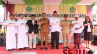 Pj Wali Kota Malang, Dr Ir Wahyu Hidayat MM bersama tokoh agama dalam Moderasi Beragama. (ws11) - Pj Wali Kota Malang Dukung Kampung Moderasi Beragama, Wujud Kerukunan Umat
