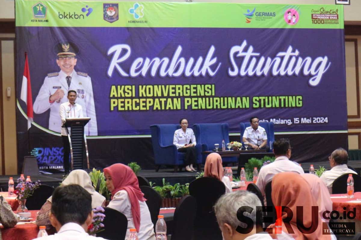 Pj Wali Kota Malang, Dr Ir Wahyu Hidayat MM memberi sambutan. (Seru.co.id/ws11) - Pj Wali Kota Malang Inginkan Kolaborasi Akademisi hingga Pengusaha Atasi Stunting